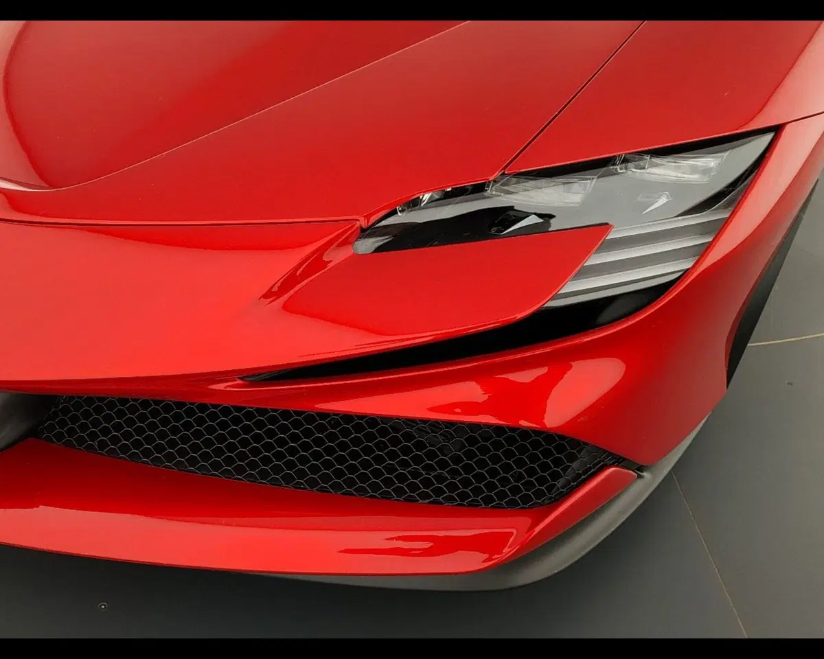 Ferrari SF90 Spider usata a Verona (12)