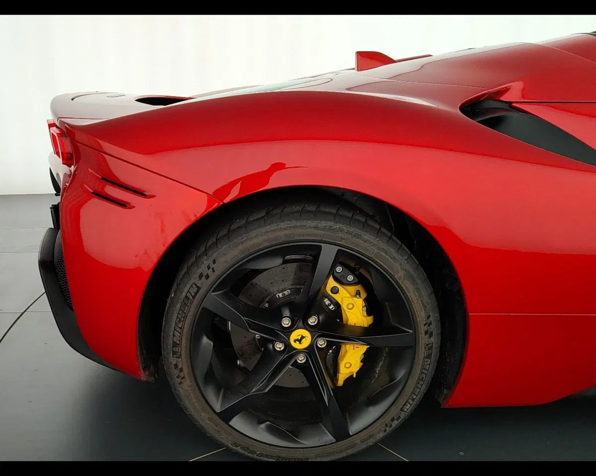 Ferrari SF90 Spider usata a Verona (16)
