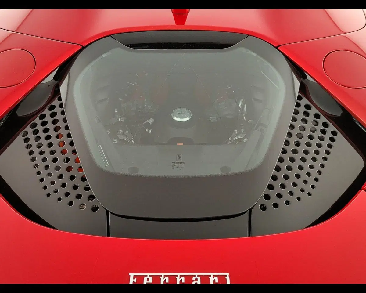 Ferrari SF90 Spider usata a Verona (17)