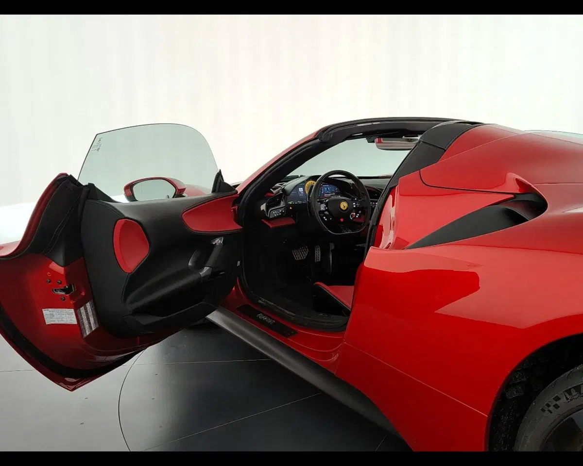 Ferrari SF90 Spider usata a Verona (19)