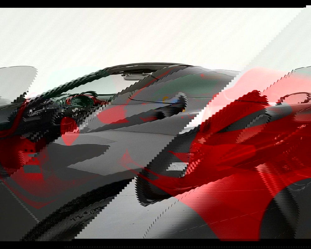 Ferrari SF90 Spider usata a Verona (19)