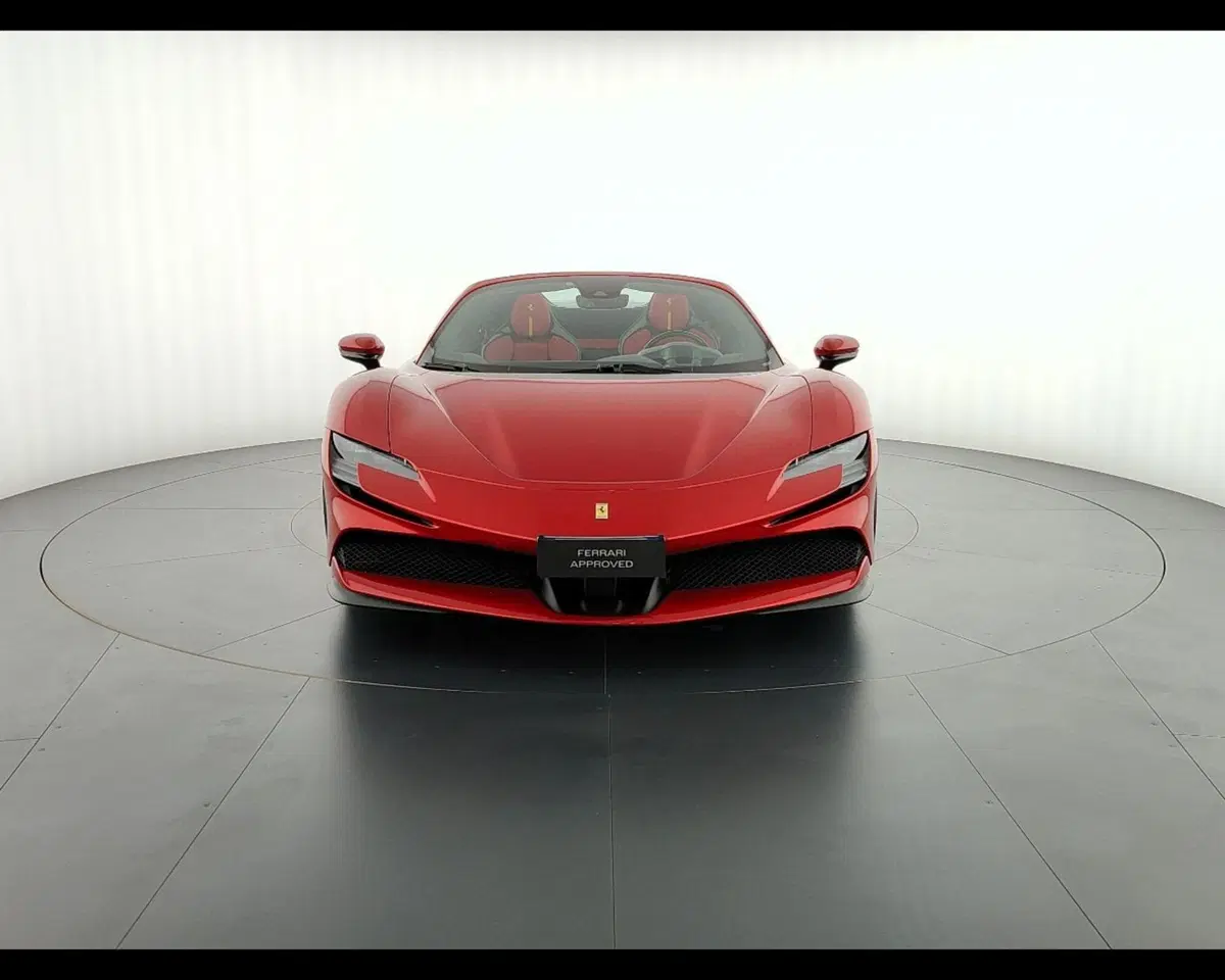 Ferrari SF90 Spider usata a Verona (2)
