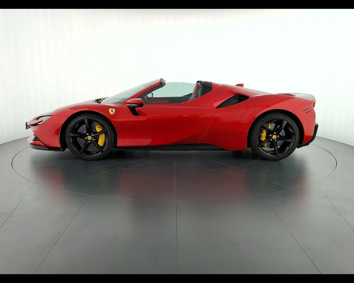 Ferrari SF90 Spider usata a Verona (3)