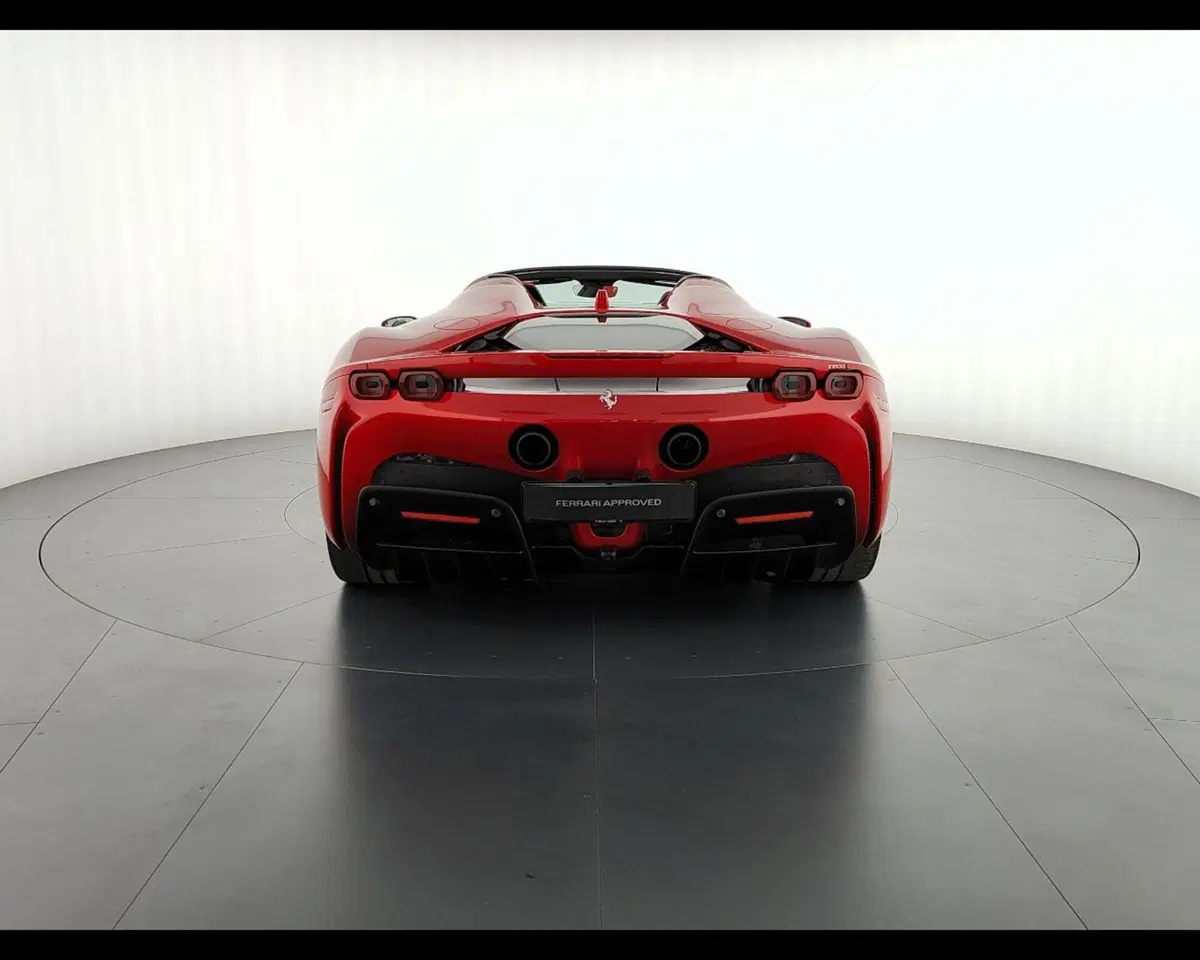Ferrari SF90 Spider usata a Verona (4)