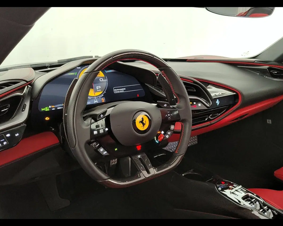 Ferrari SF90 Spider usata a Verona (5)