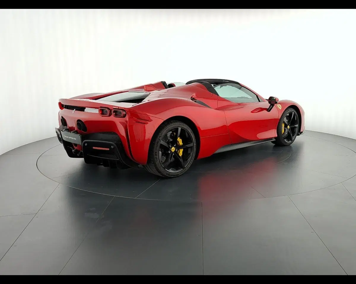Ferrari SF90 Spider usata a Verona (7)