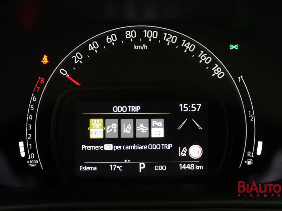 Toyota Aygo X usata a Firenze (11)