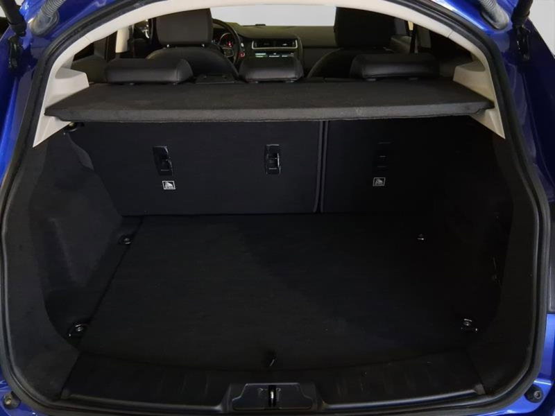 Jaguar E-Pace usata a Genova (17)