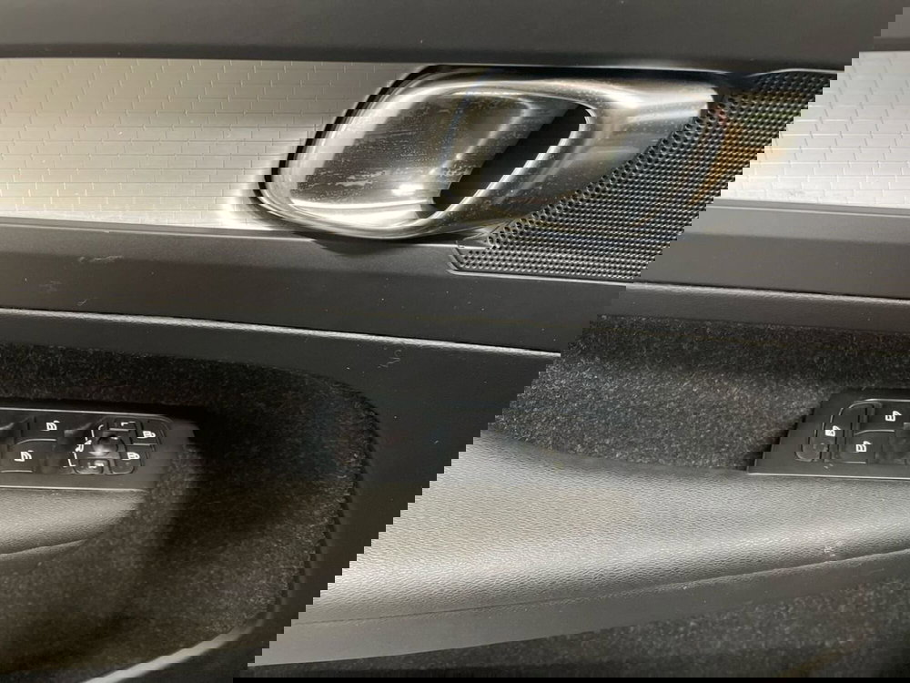 Volvo XC40 usata a Ancona (17)