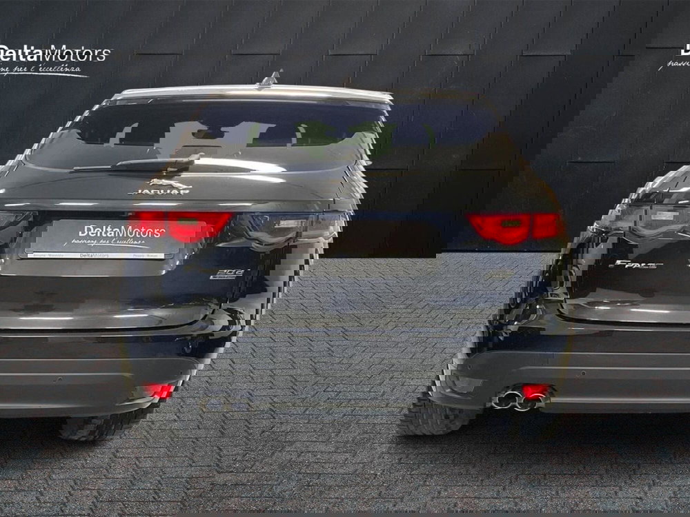 Jaguar F-Pace usata a Macerata (4)