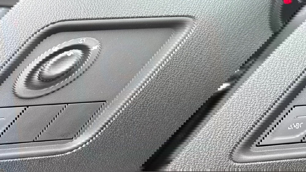 Dacia Duster usata a Treviso (17)