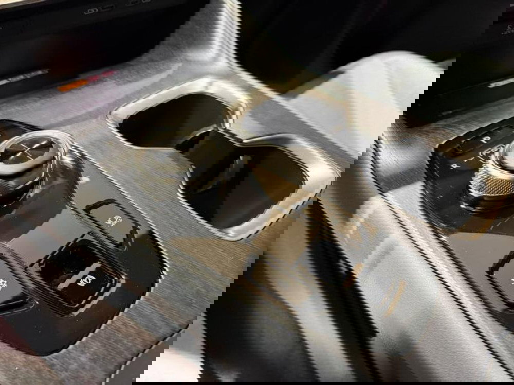 Lexus RZ nuova a Perugia (12)