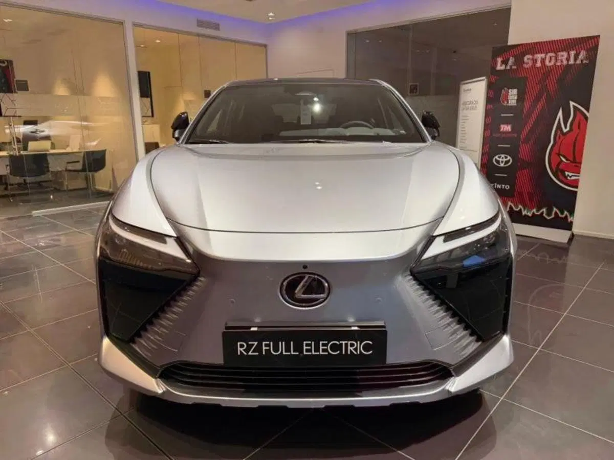 Lexus RZ nuova a Perugia (2)
