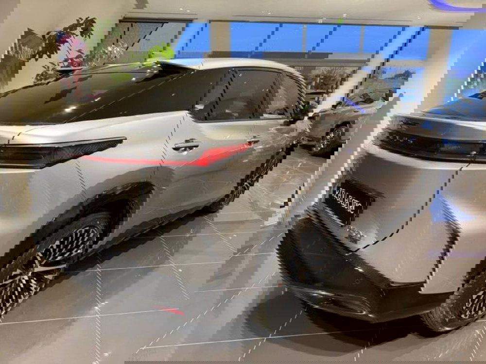 Lexus RZ nuova a Perugia (7)