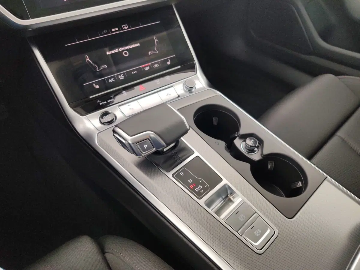 Audi A6 Avant nuova a Massa-Carrara (13)