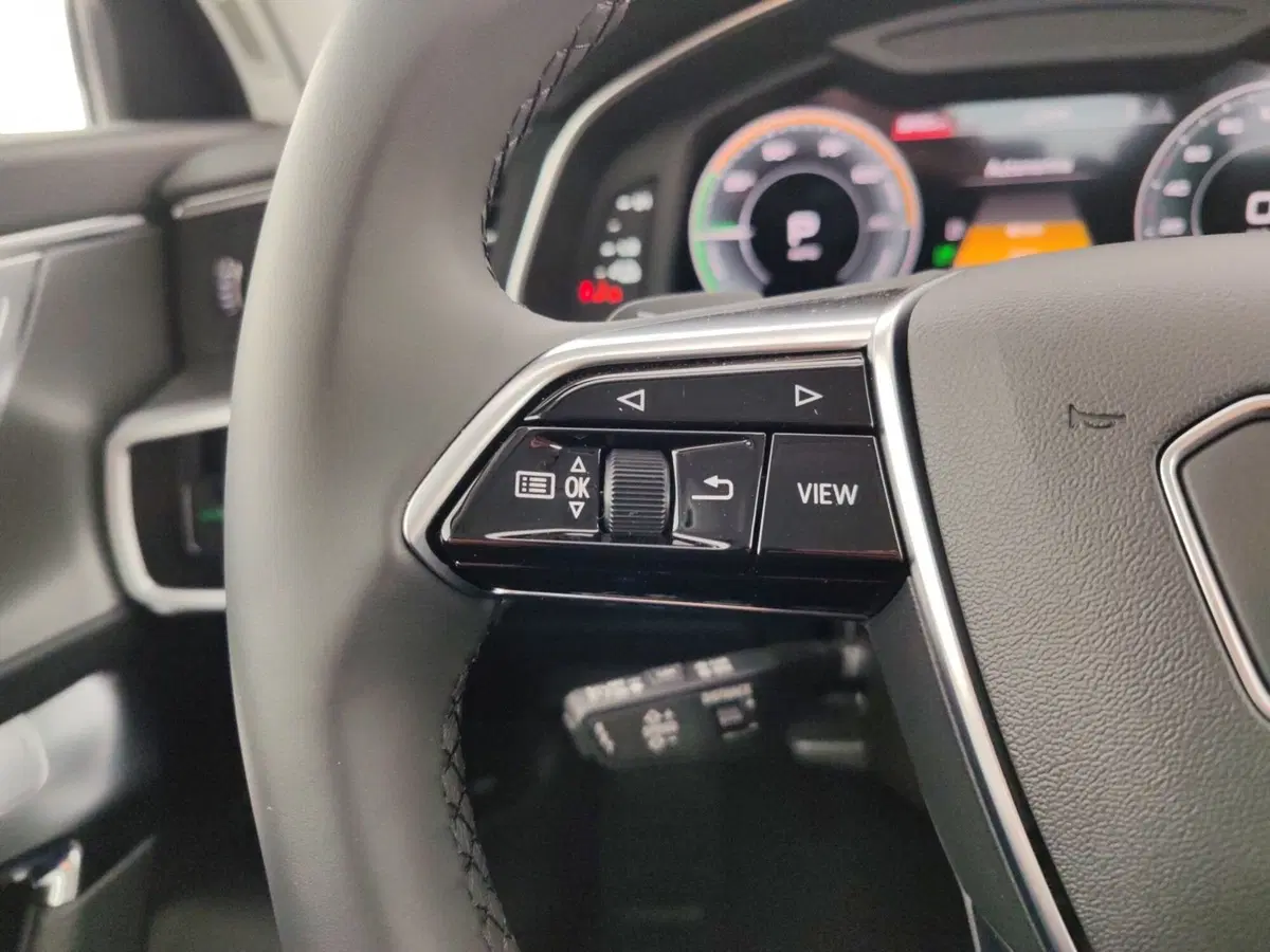 Audi A6 Avant nuova a Massa-Carrara (16)