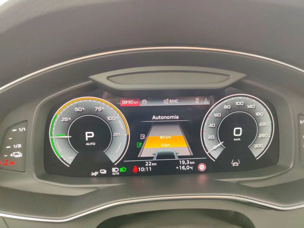 Audi A6 Avant nuova a Massa-Carrara (17)