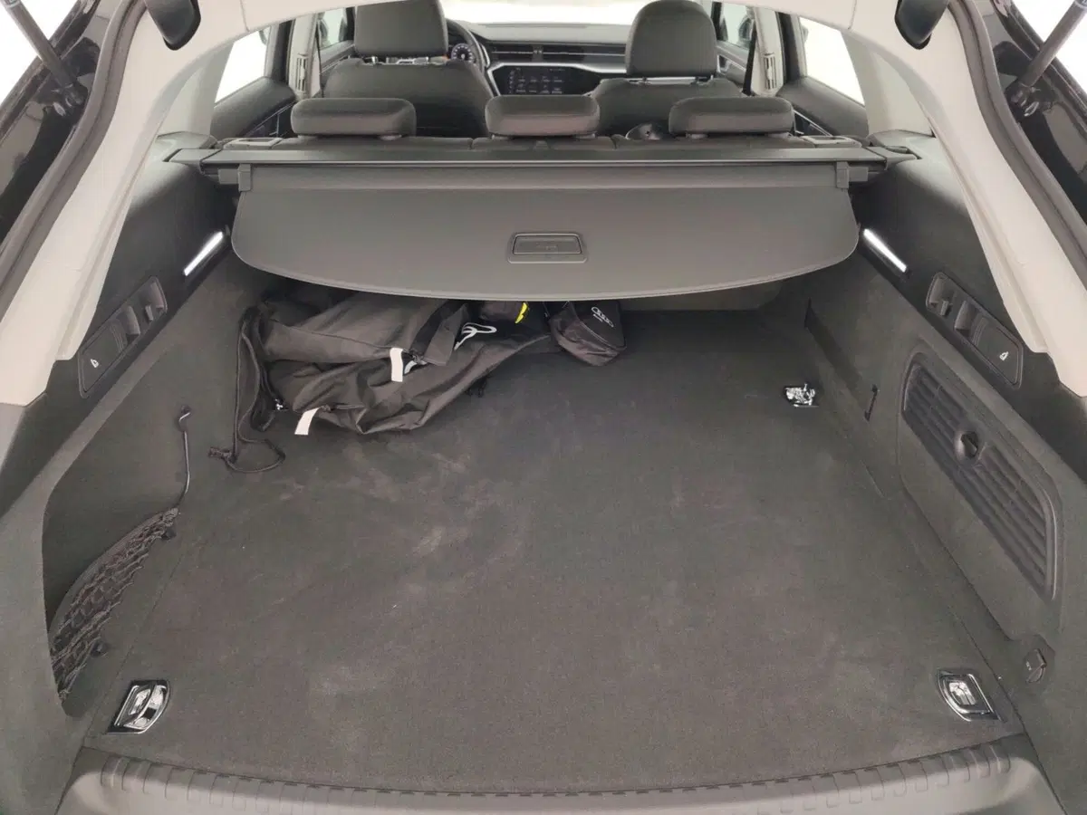 Audi A6 Avant nuova a Massa-Carrara (18)