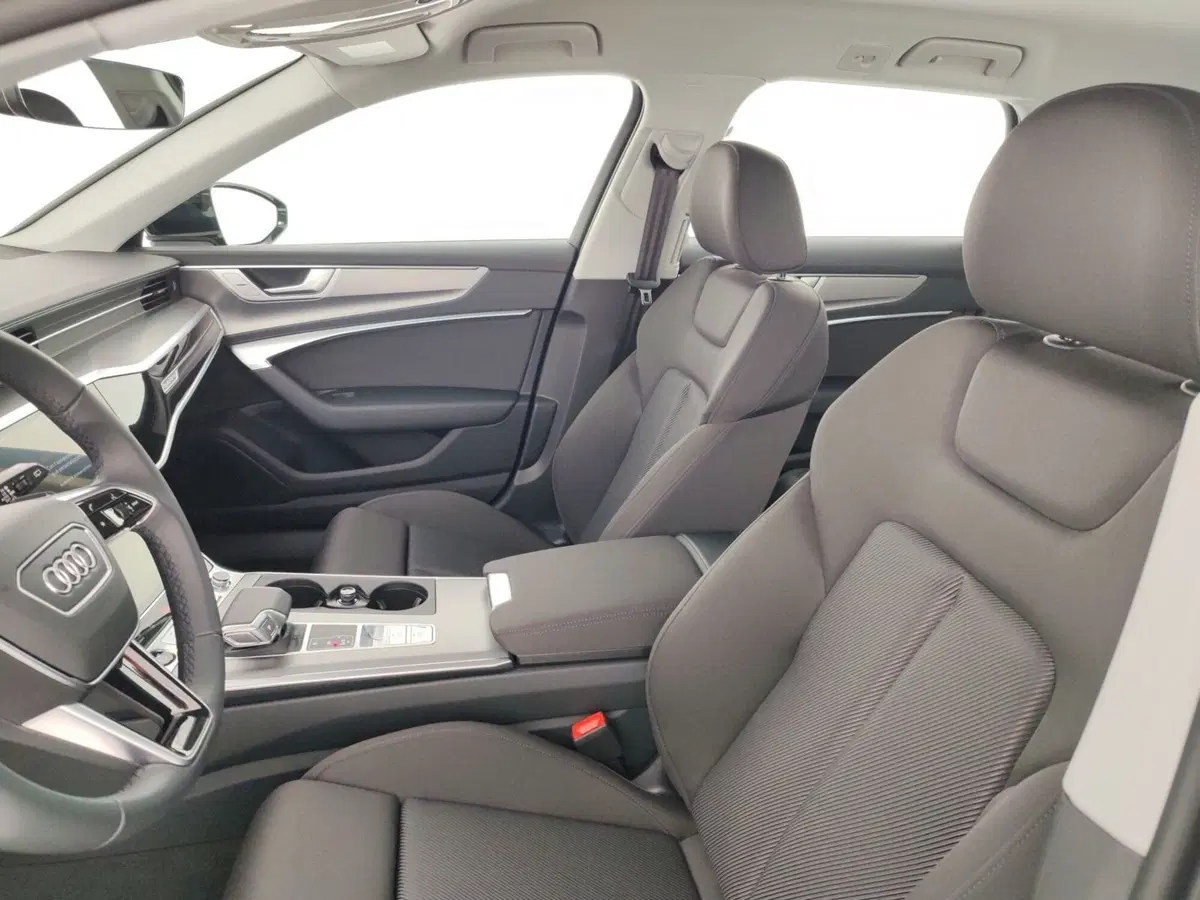 Audi A6 Avant nuova a Massa-Carrara (9)