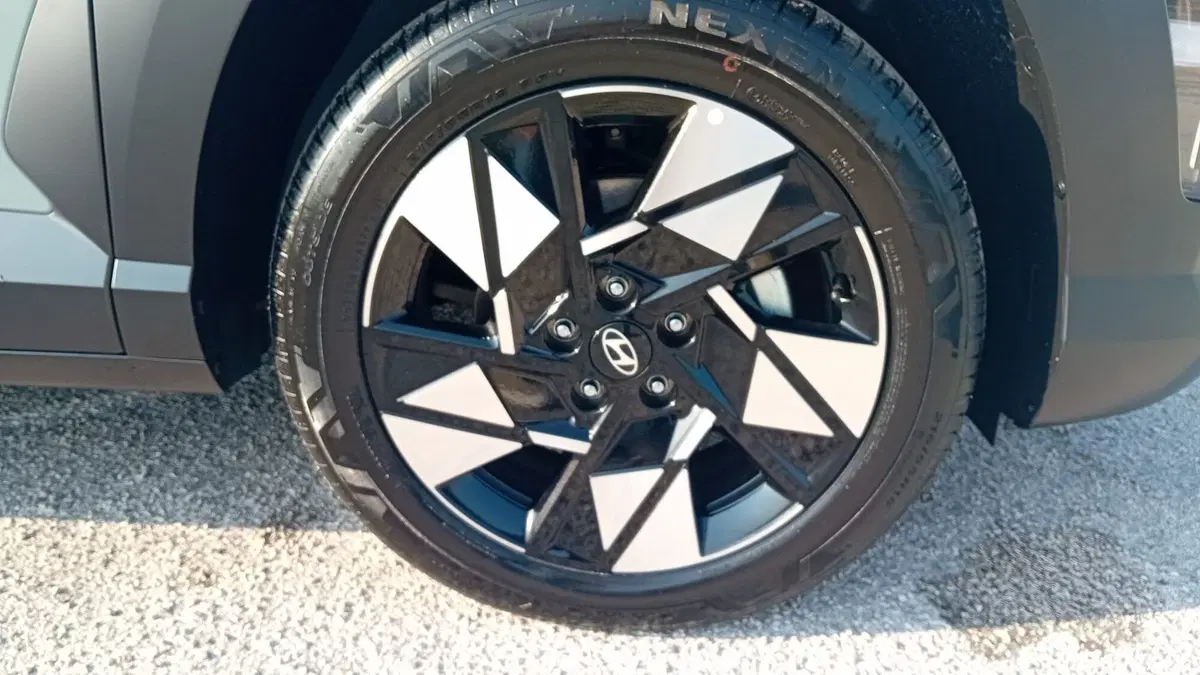 Hyundai Kona nuova a Benevento (17)