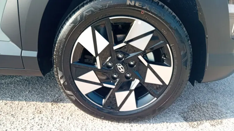 Hyundai Kona nuova a Benevento (17)
