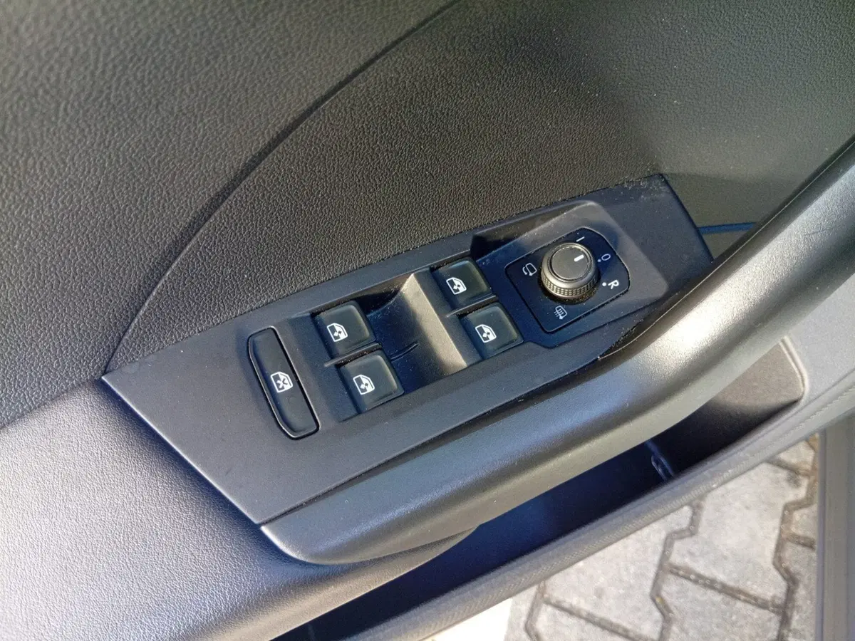 Volkswagen T-Cross usata a Brescia (19)