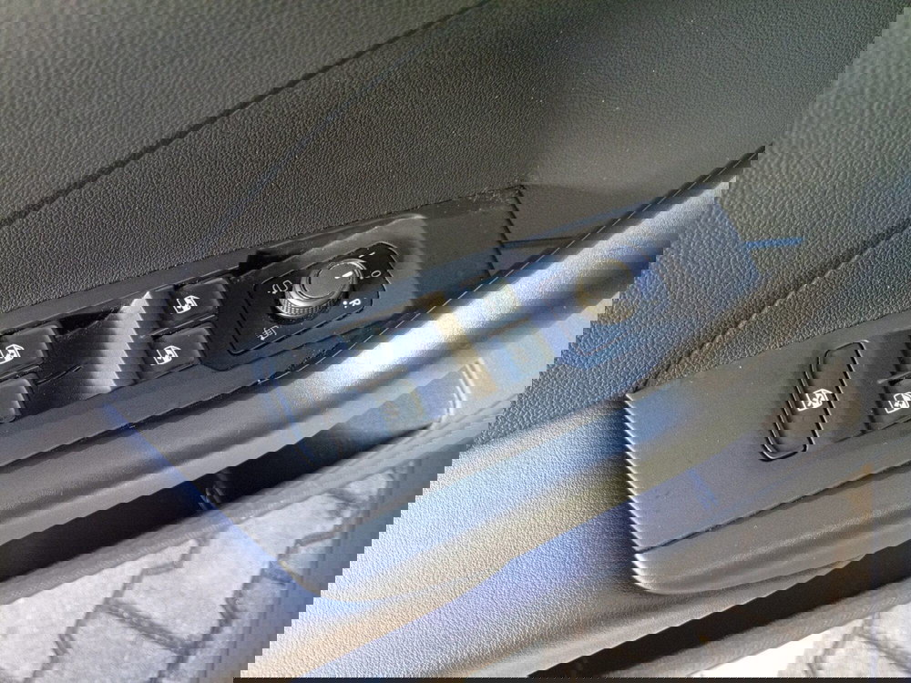 Volkswagen T-Cross usata a Brescia (19)