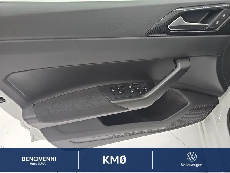 Volkswagen Polo nuova a Catanzaro (13)