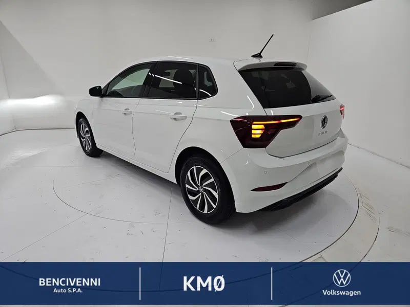 Volkswagen Polo nuova a Catanzaro (9)