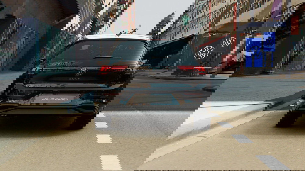 Volkswagen Golf nuova a Catanzaro (8)