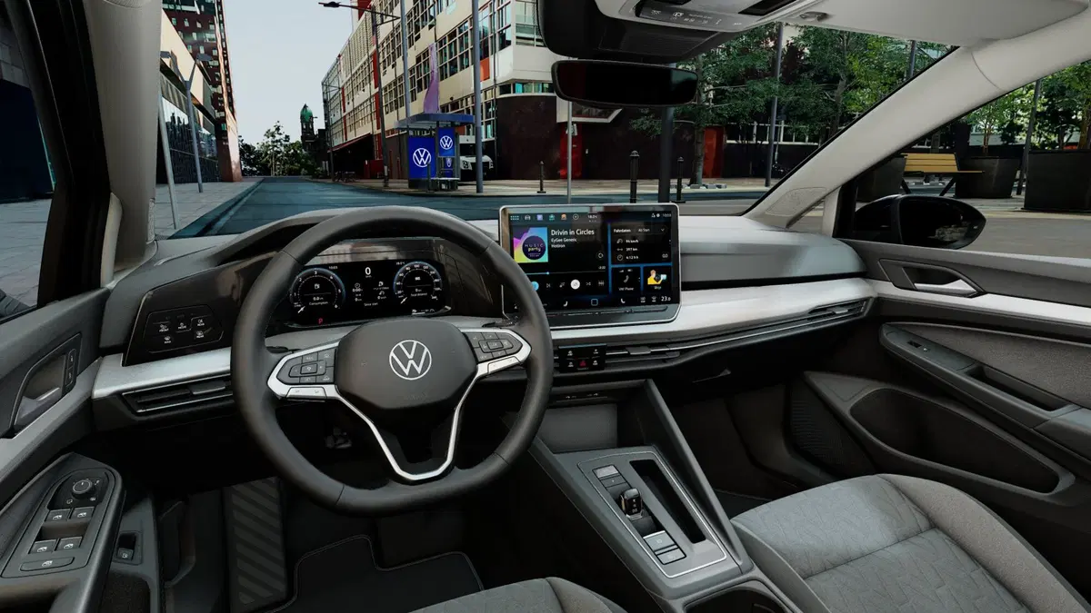 Volkswagen Golf nuova a Catanzaro (9)