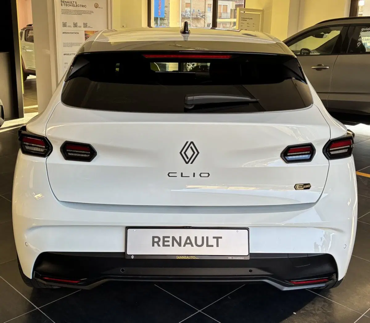 Renault Clio nuova a Frosinone (3)