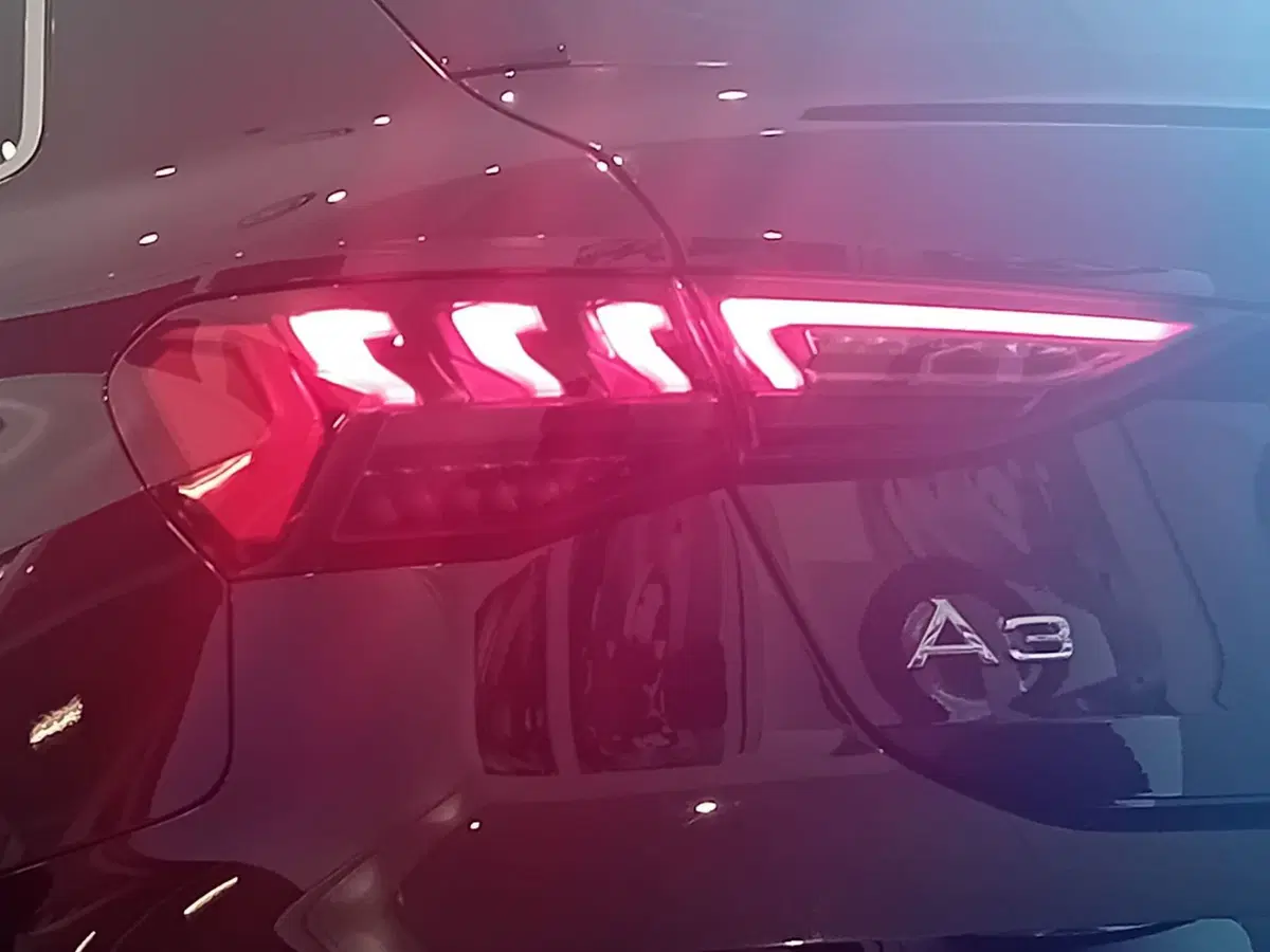 Audi A3 Sportback nuova a Bari (11)