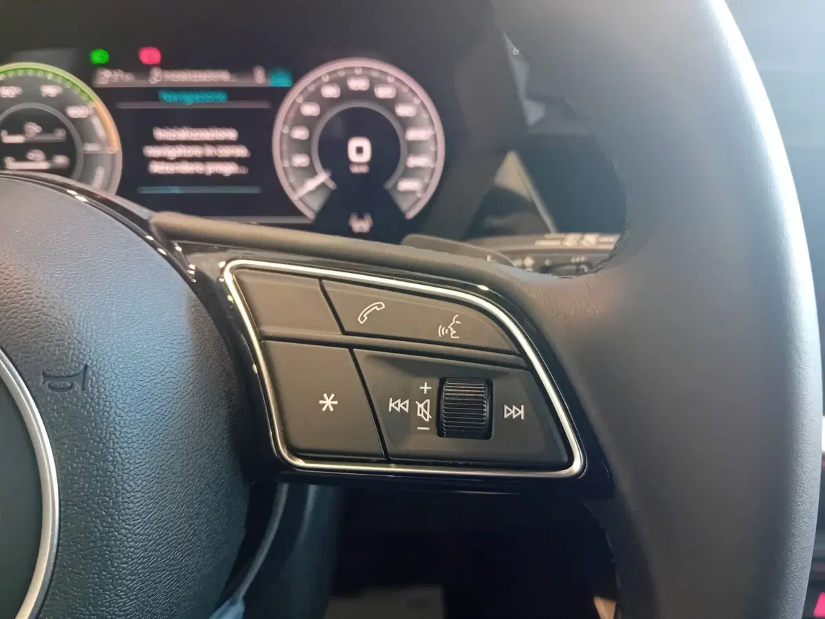 Audi A3 Sportback nuova a Bari (8)