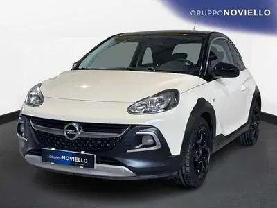 Opel Adam Rocks 1.2 70 CV Air del 2017 usata a Salerno