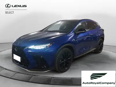 Lexus NX Plug-in 4WD Premium del 2022 usata a Roma