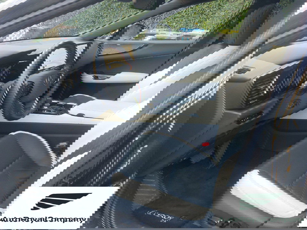 Lexus NX usata a Roma (9)