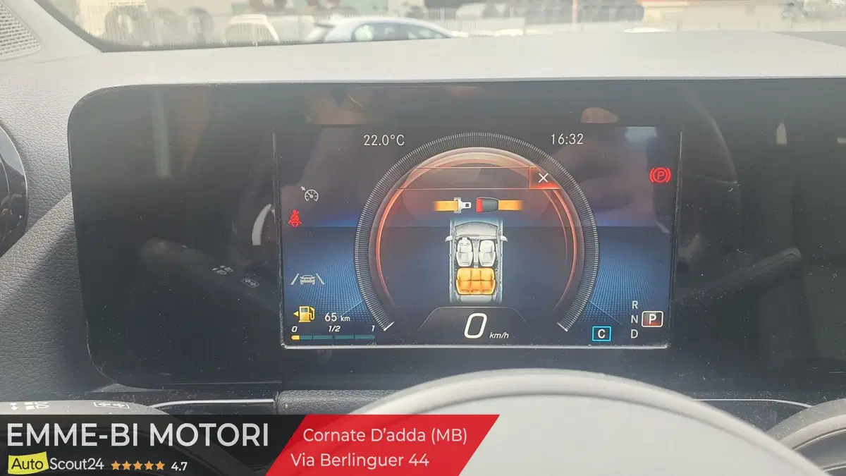 Mercedes-Benz GLA SUV usata a Lecco (14)