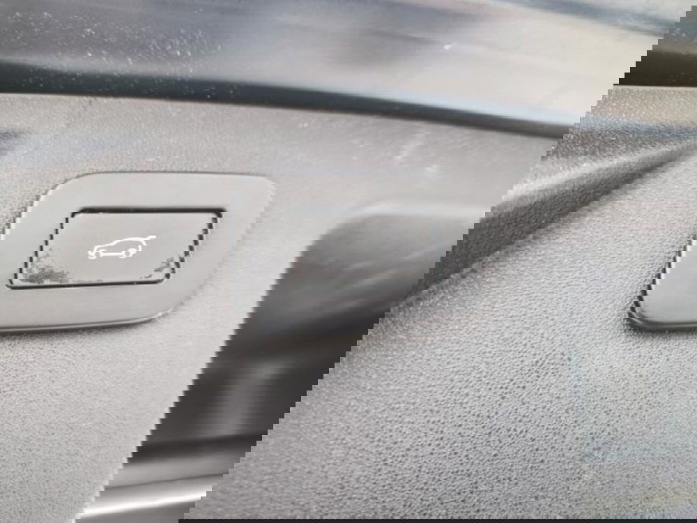 Land Rover Discovery Sport usata a Livorno (11)