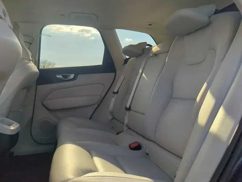 Volvo XC60 usata a Roma (8)