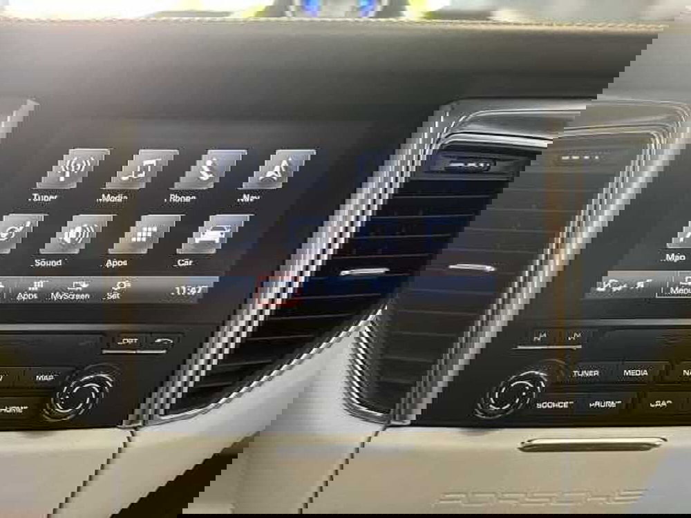 Porsche Macan usata a Genova (11)