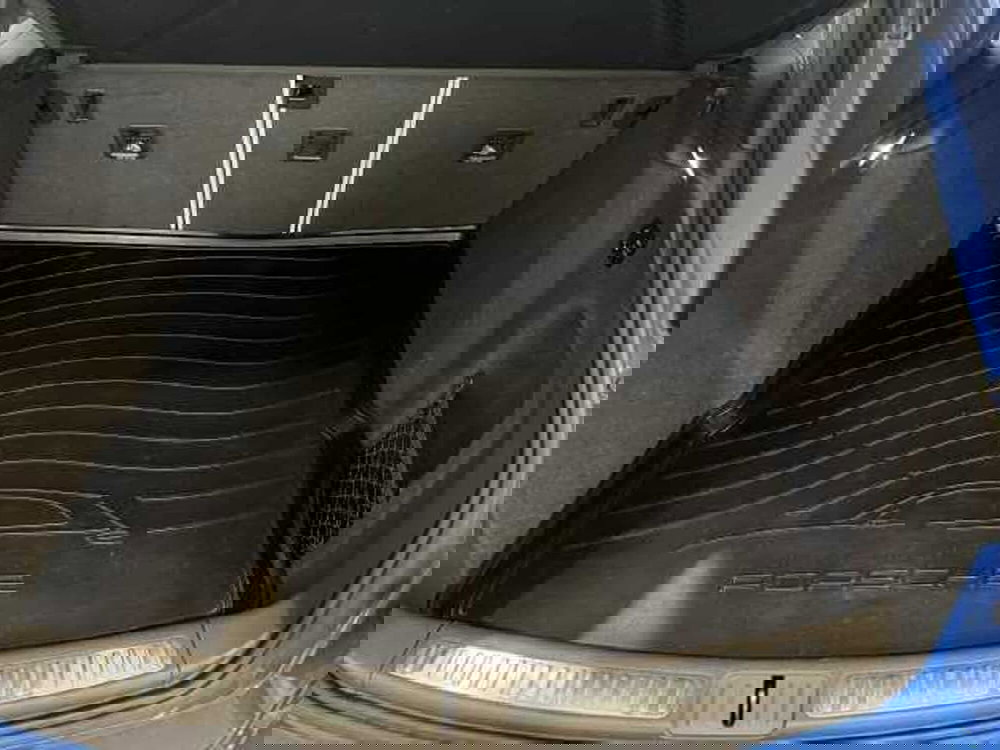 Porsche Macan usata a Genova (18)