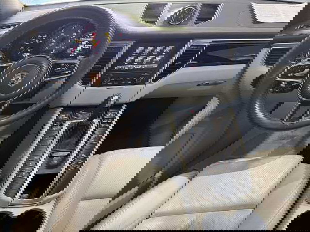 Porsche Macan usata a Genova (6)