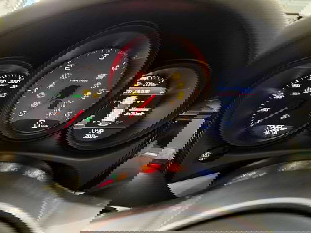 Porsche Macan usata a Genova (8)