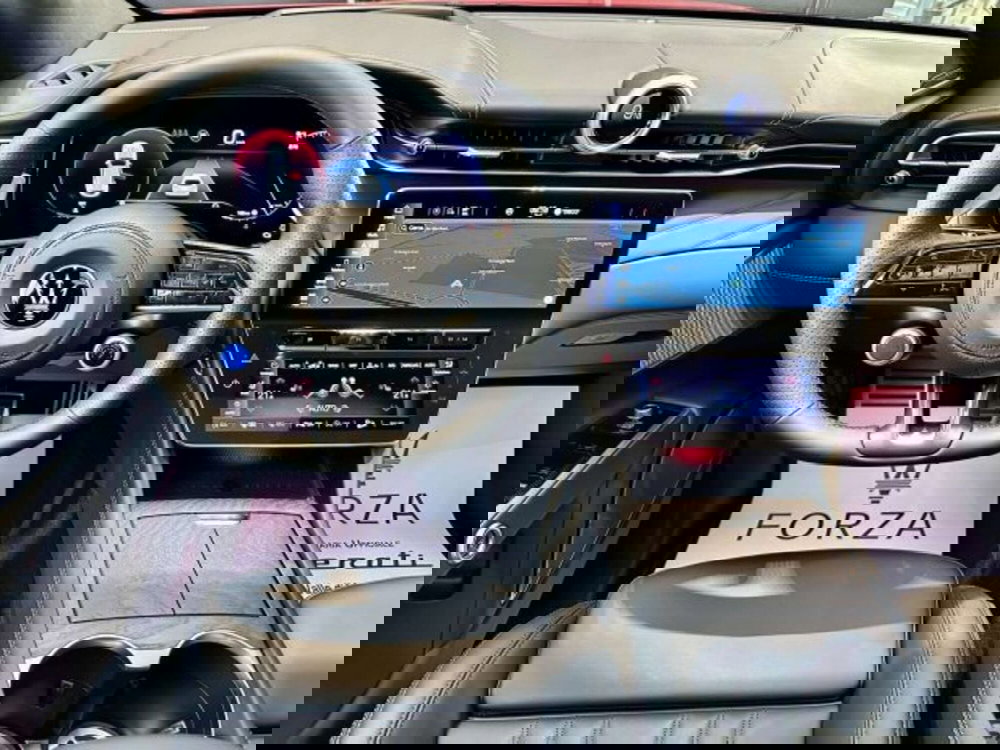 Maserati Grecale nuova a Torino (14)