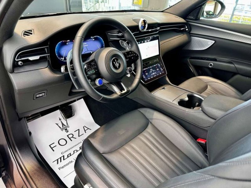 Maserati Grecale usata a Torino (8)
