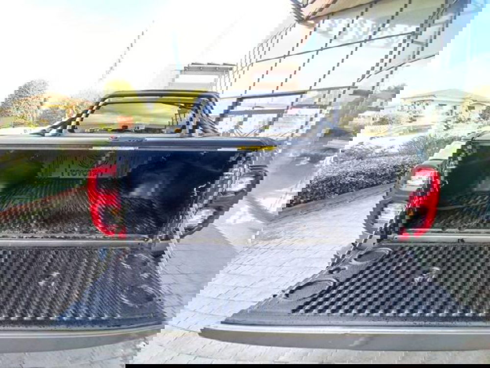 Toyota Hilux usata a Pisa (11)