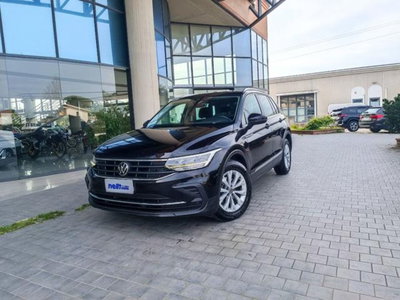 Volkswagen Tiguan 2.0 TDI 150 CV SCR DSG 4MOTION Life del 2021 usata a Castelfranco di Sotto