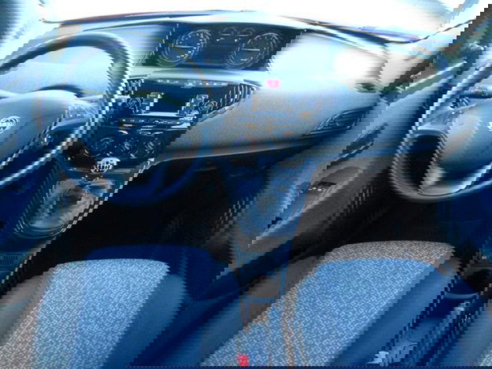 Lancia Ypsilon usata a Pisa (11)