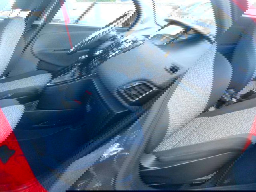 Lancia Ypsilon usata a Pisa (13)